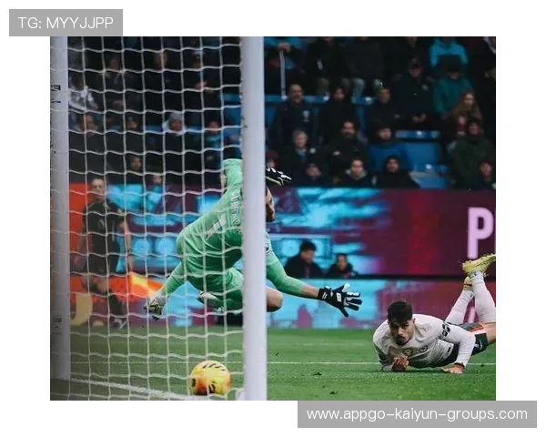 国际米兰射术提升营：前锋练习禁区内细腻停球与低角度射门